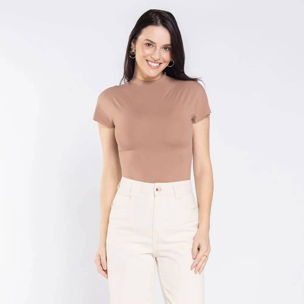 Body Feminino Gola Alta em Poliamida Patricia Foster Amendoa