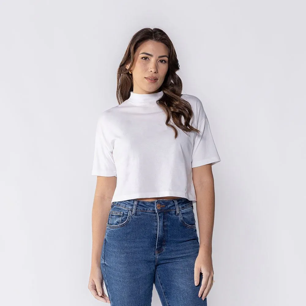 Camiseta Feminina Box Gola Alta de Algodão Boby Blues Off Clear