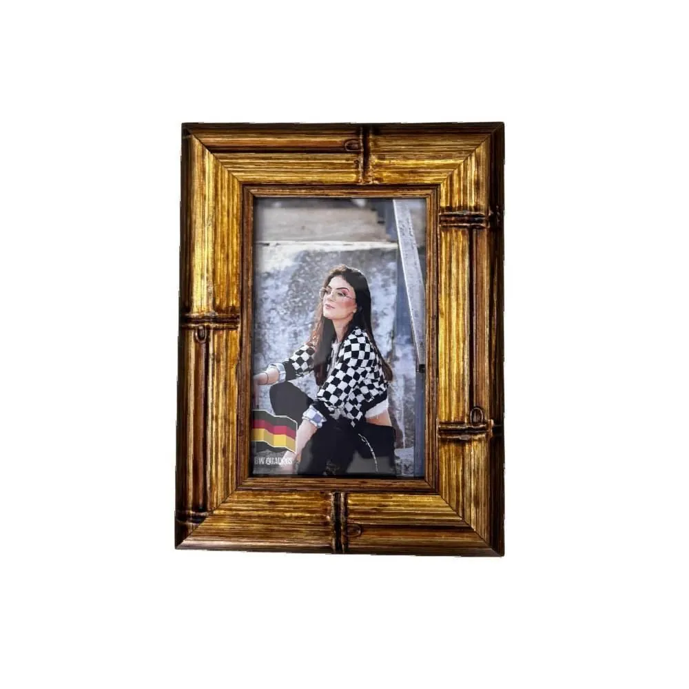 Porta Retrato de Madeira Bw Quadros 15X21 Cm - Dourado